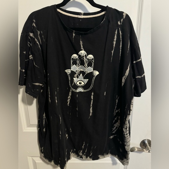 EARTHBOUND Tops - Hamsa Graphic Tee